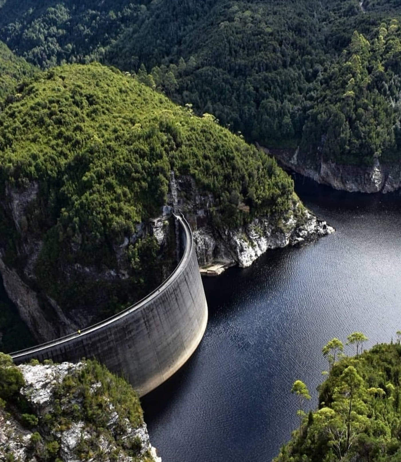 Gordon Dam (Image Credit: Discover Tasmania)
