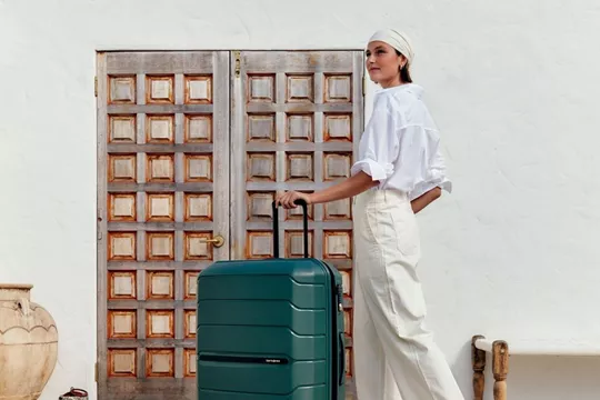 The Best Suitcases in Australia for Your Next Getaway | Sitchu Australia