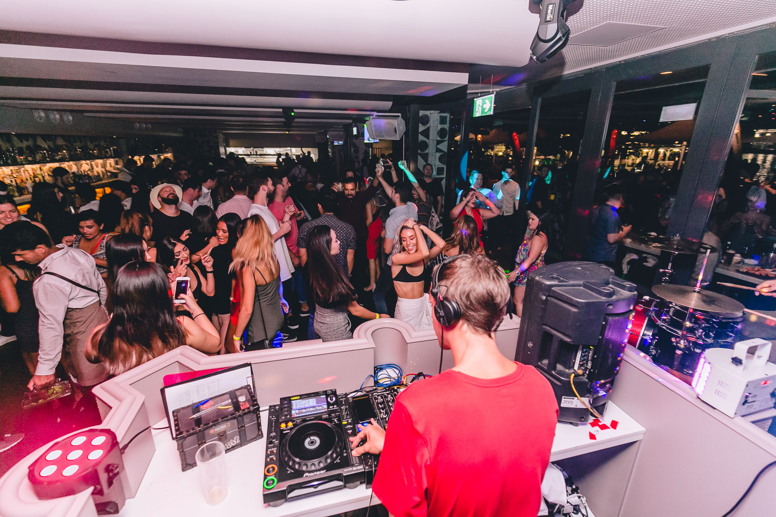 14 Sydney Bars With The Best Dancefloors To Bust A Move On | Sitchu Sydney