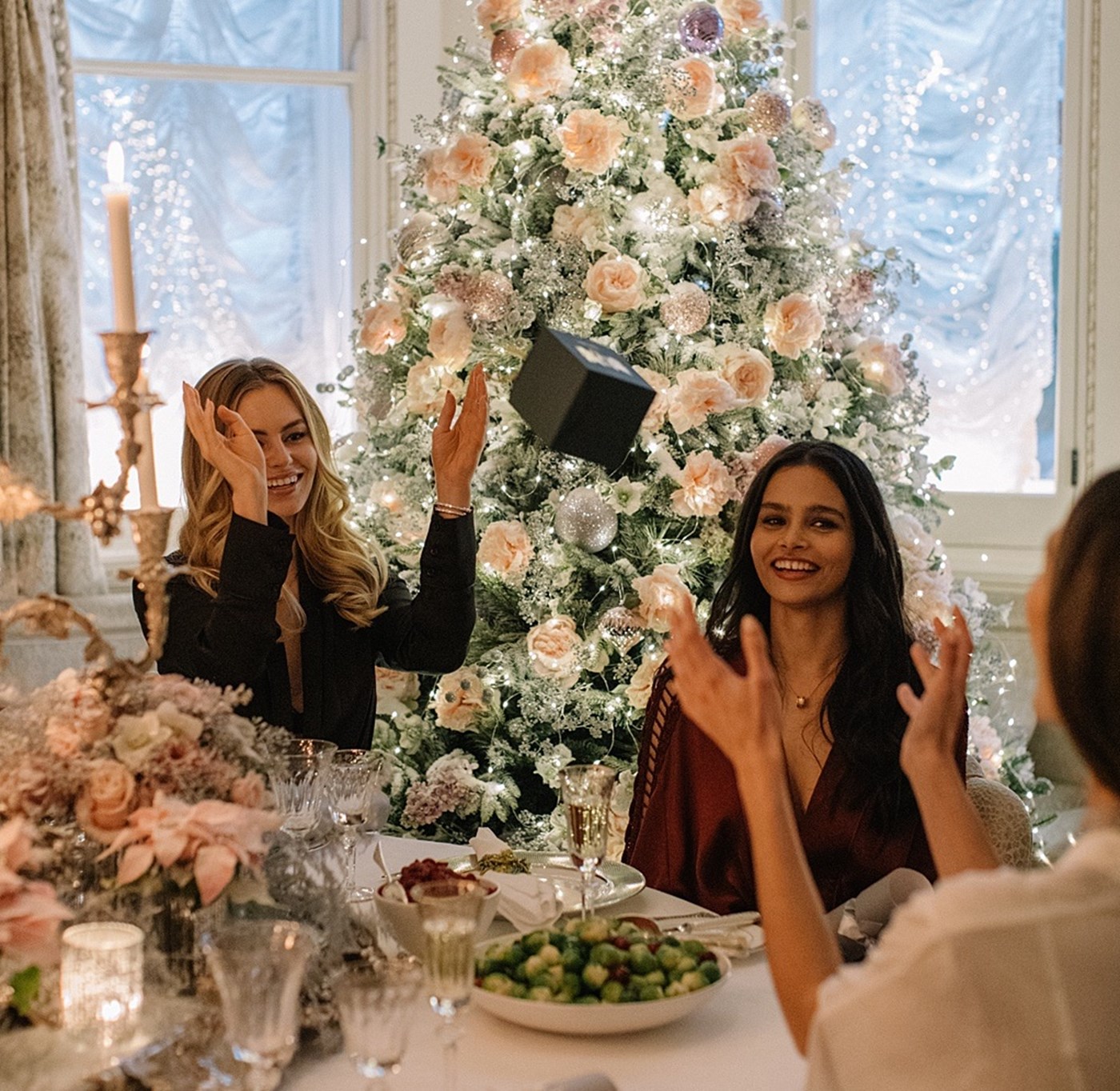 15 Tips for Hosting a Christmas Party at Home