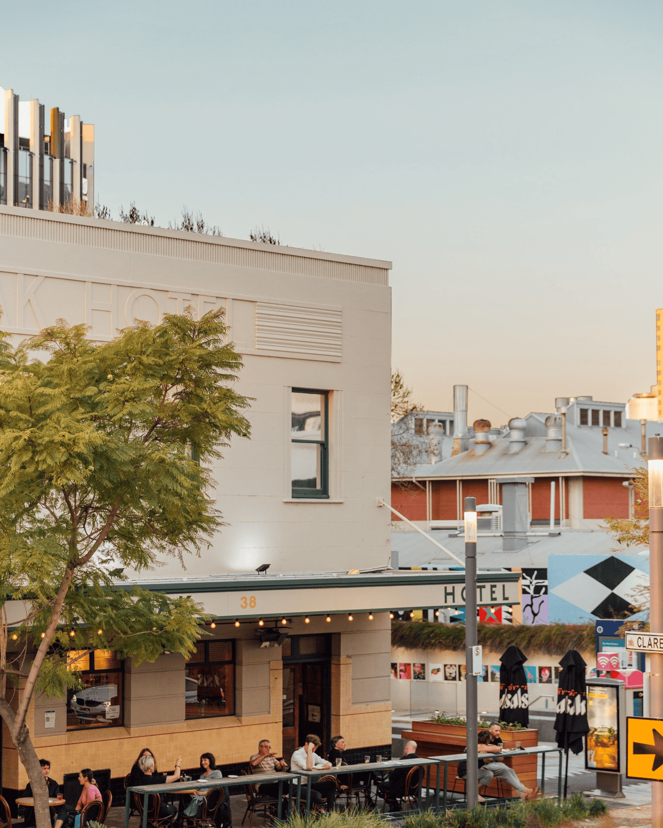 West Oak Hotel
