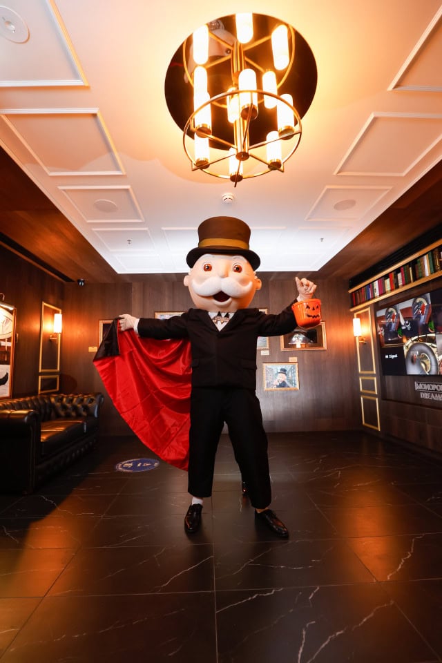 MDM_Halloween_2510_Vertical