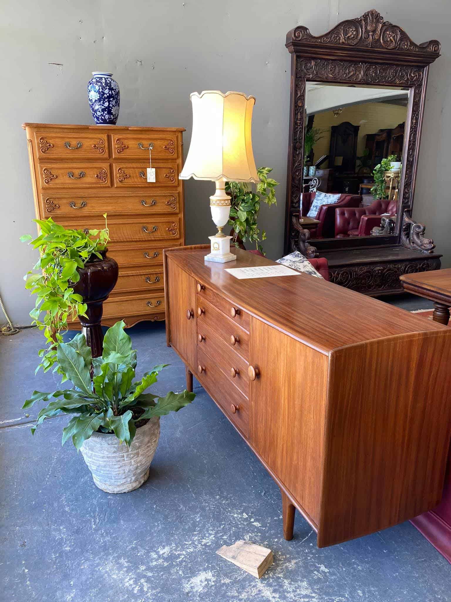 Aslett Antiques & Mid Century