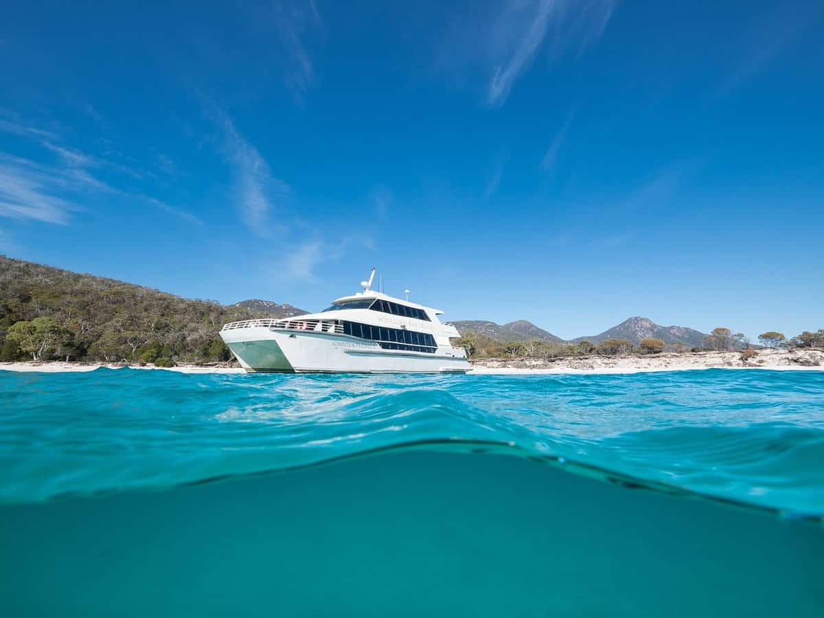 Pennicott Wilderness Cruise at Wineglass Bay