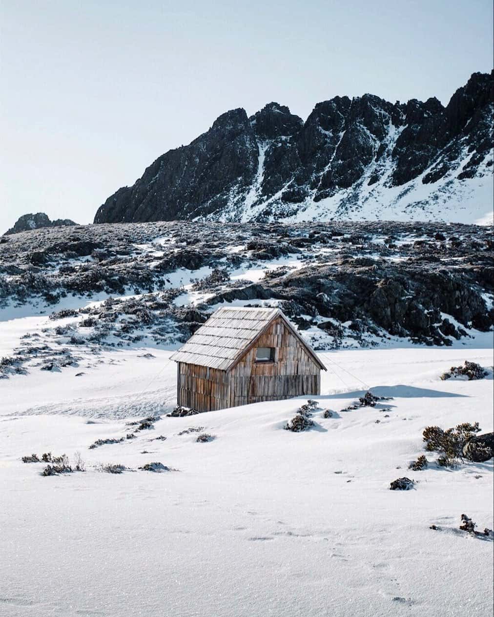 Kitchen's Hut in Cradle Mountain (Image Credit: @samhbarnard)