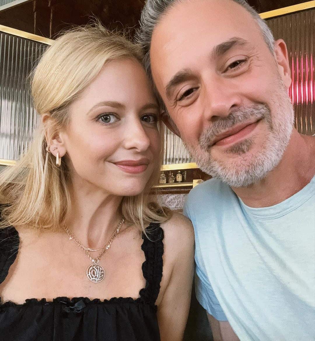 Sarah Michelle Gellar & Freddie Prinze Jr. Image via Instagram.