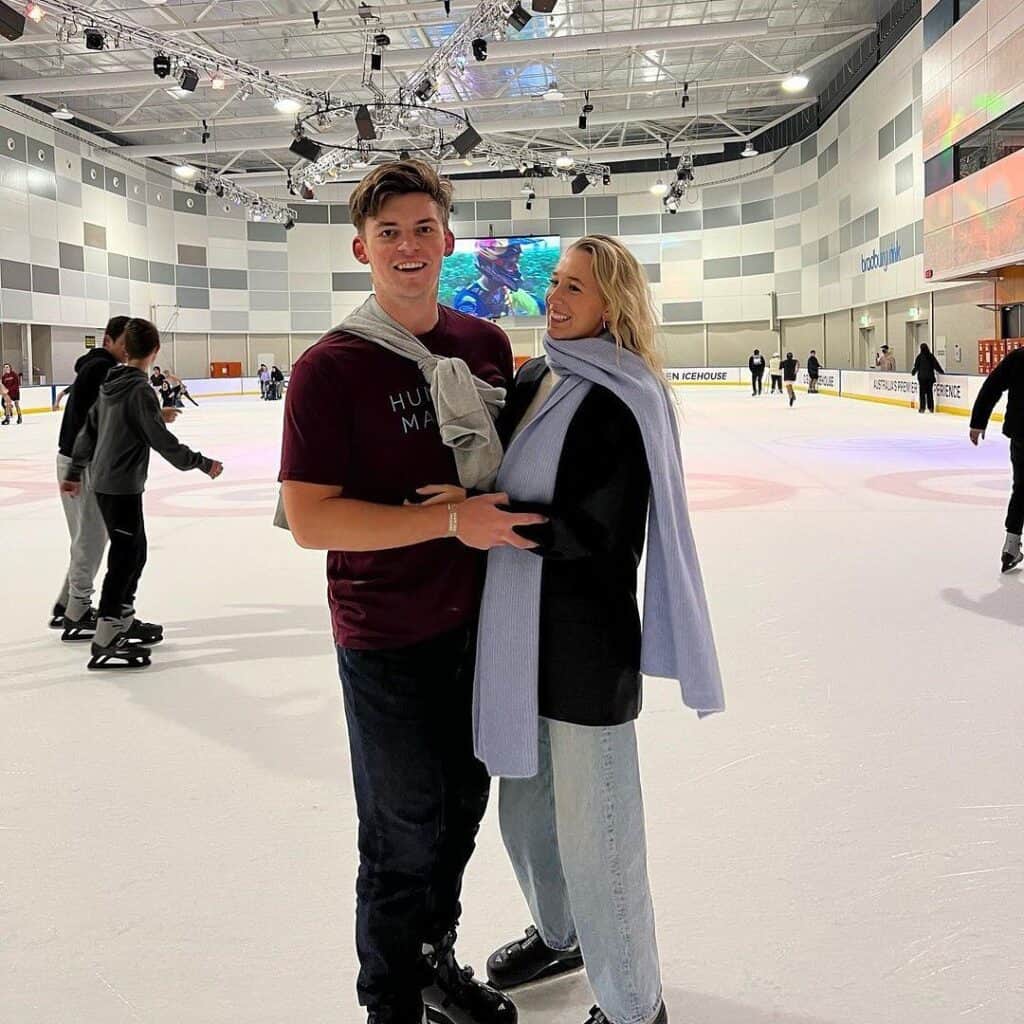 o'briens ice house docklands couple skating together