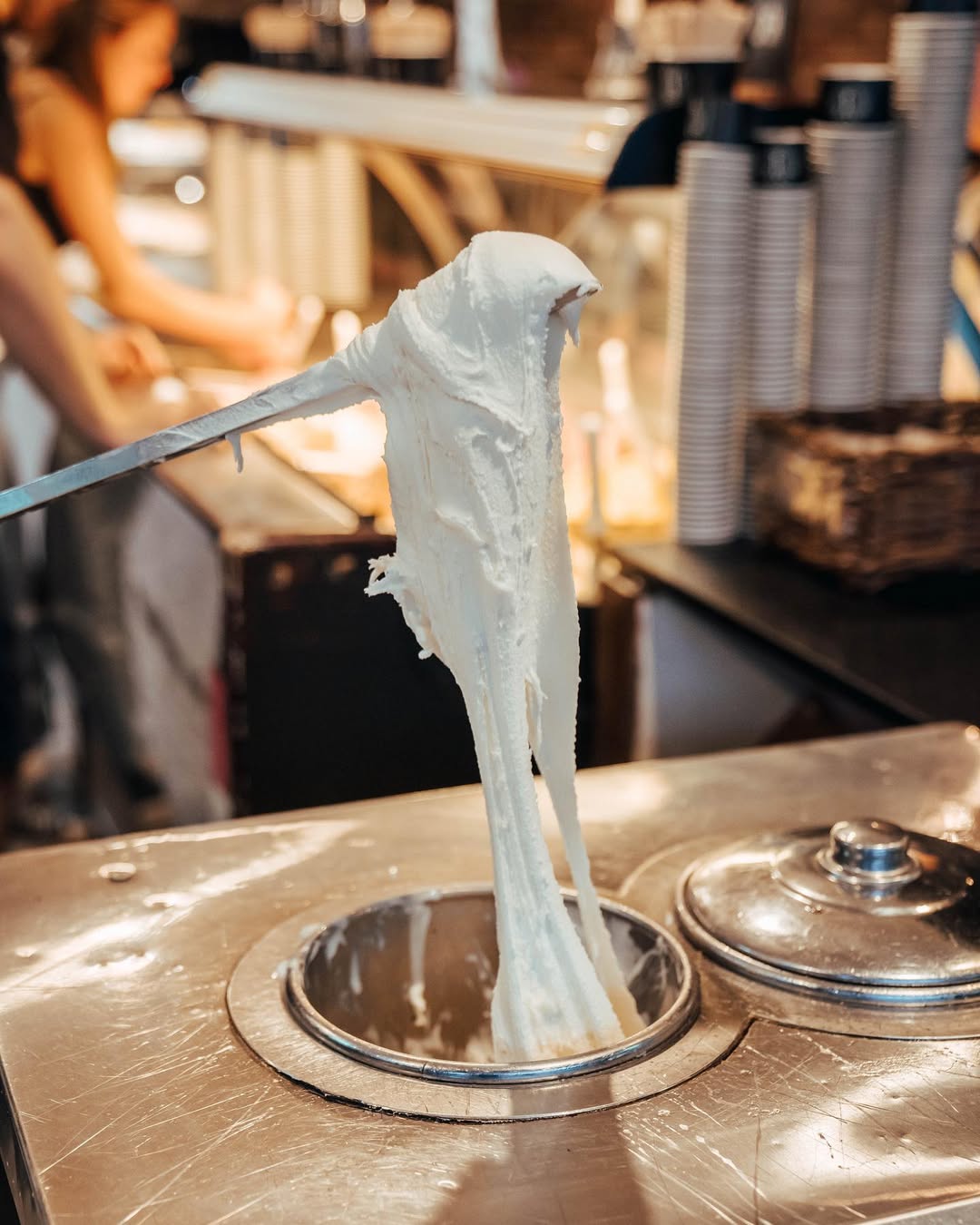 You need this Maras ice cream in your life 😜📍63-71 Enmore Road, Newtown📍1A Railway Parade, Burwood⏰Sun-Thur- 11-30am - 10-30pm⏰Fri-Sat- 11-30am - 11-30pm#hakiki #icecream #dessert #sweets #dondurma #maraş