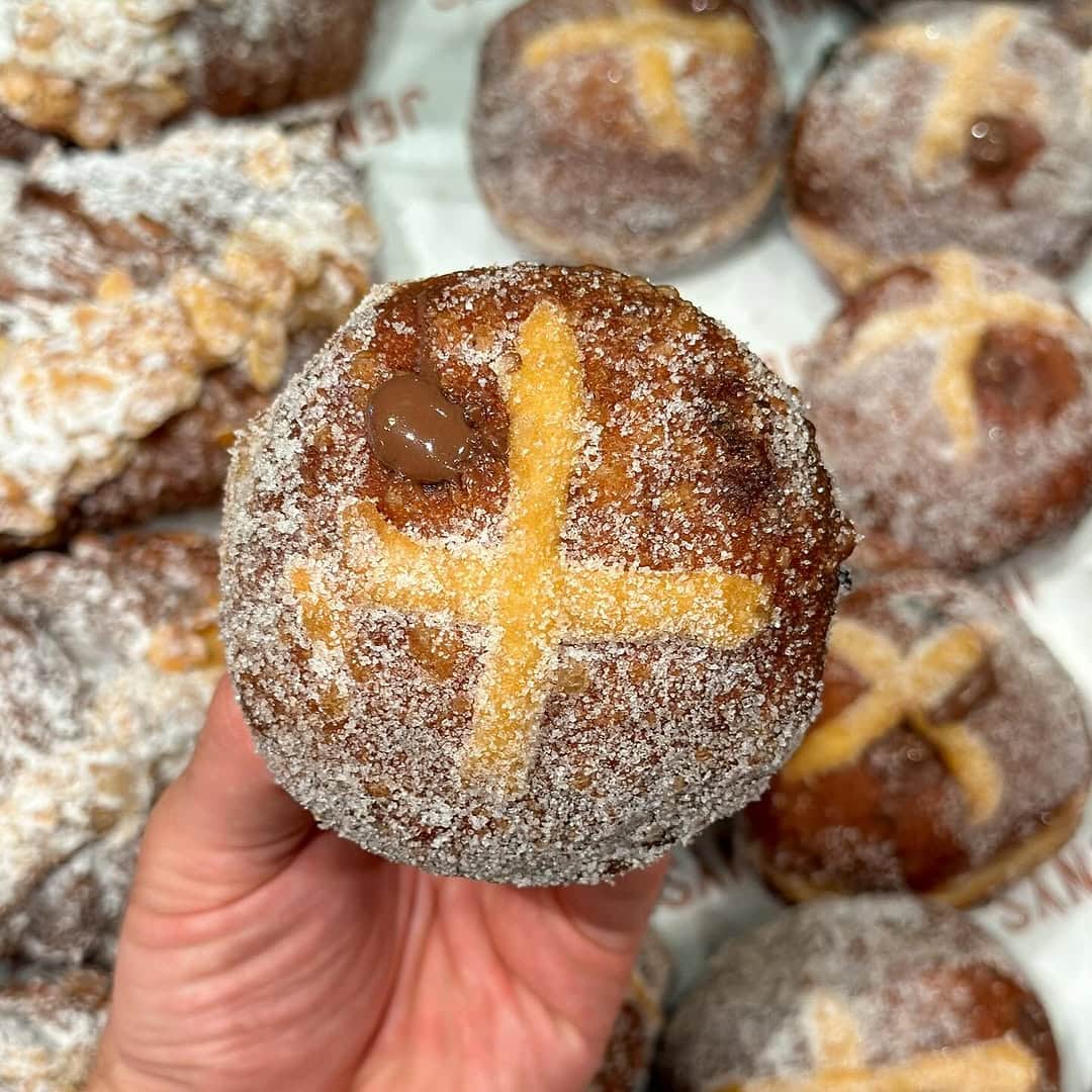 jenny's bakery adelaide hot cross donut