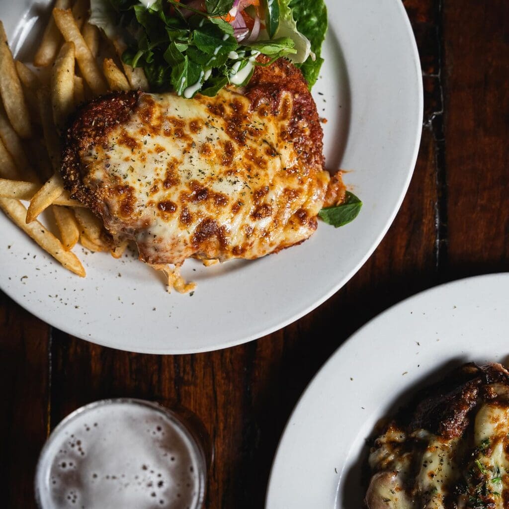 the chicken parmigiana and a beer at bojangles saloon alice springs