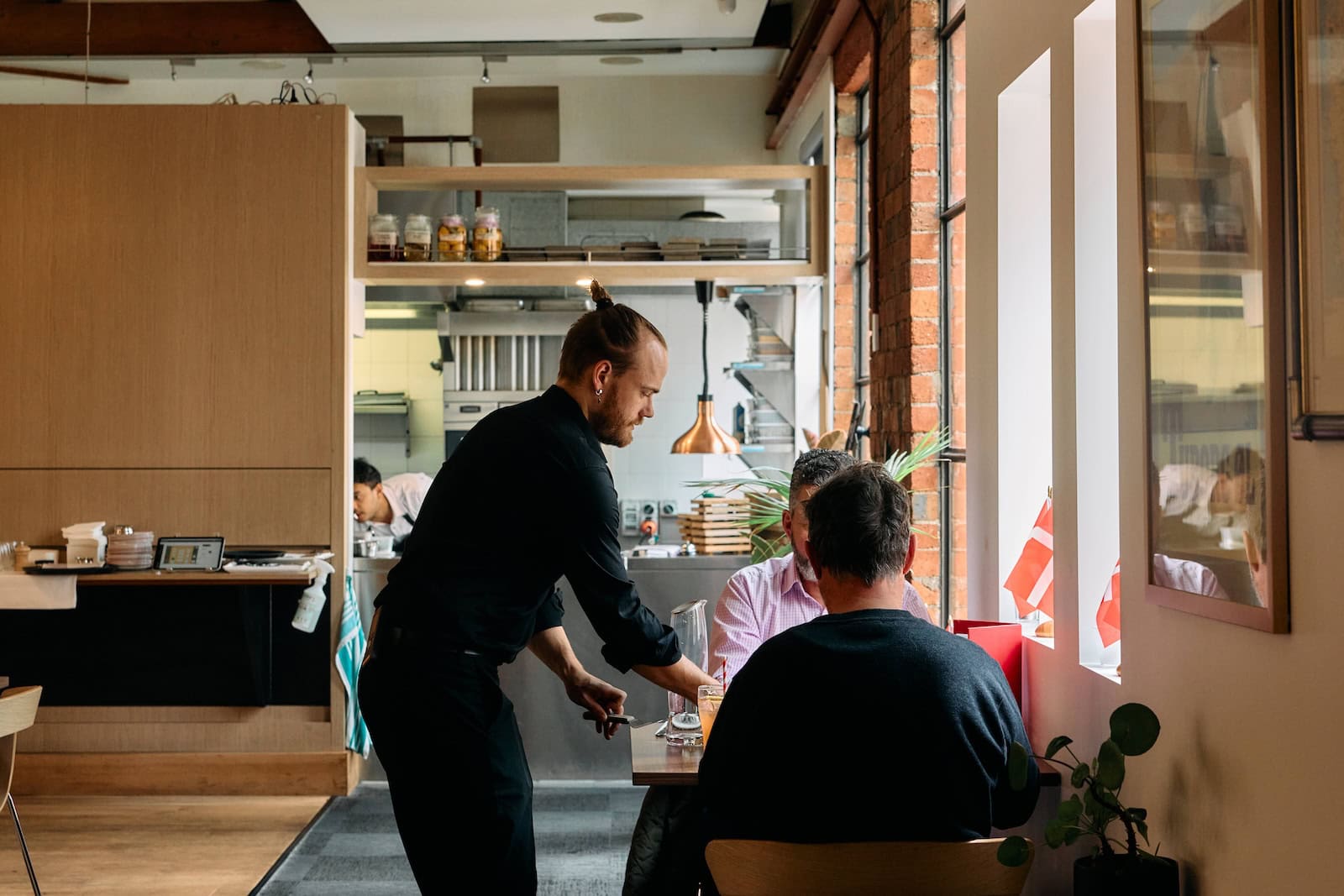 Indoor restaurant situation
