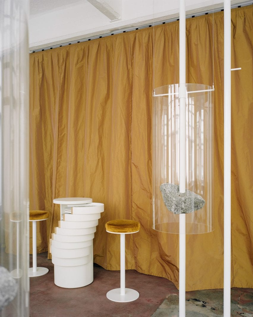cushla-whiting-jewellery-richard-stampton-architects-interiors-shops-melbourne_dezeen_2364_col_5-852x1065