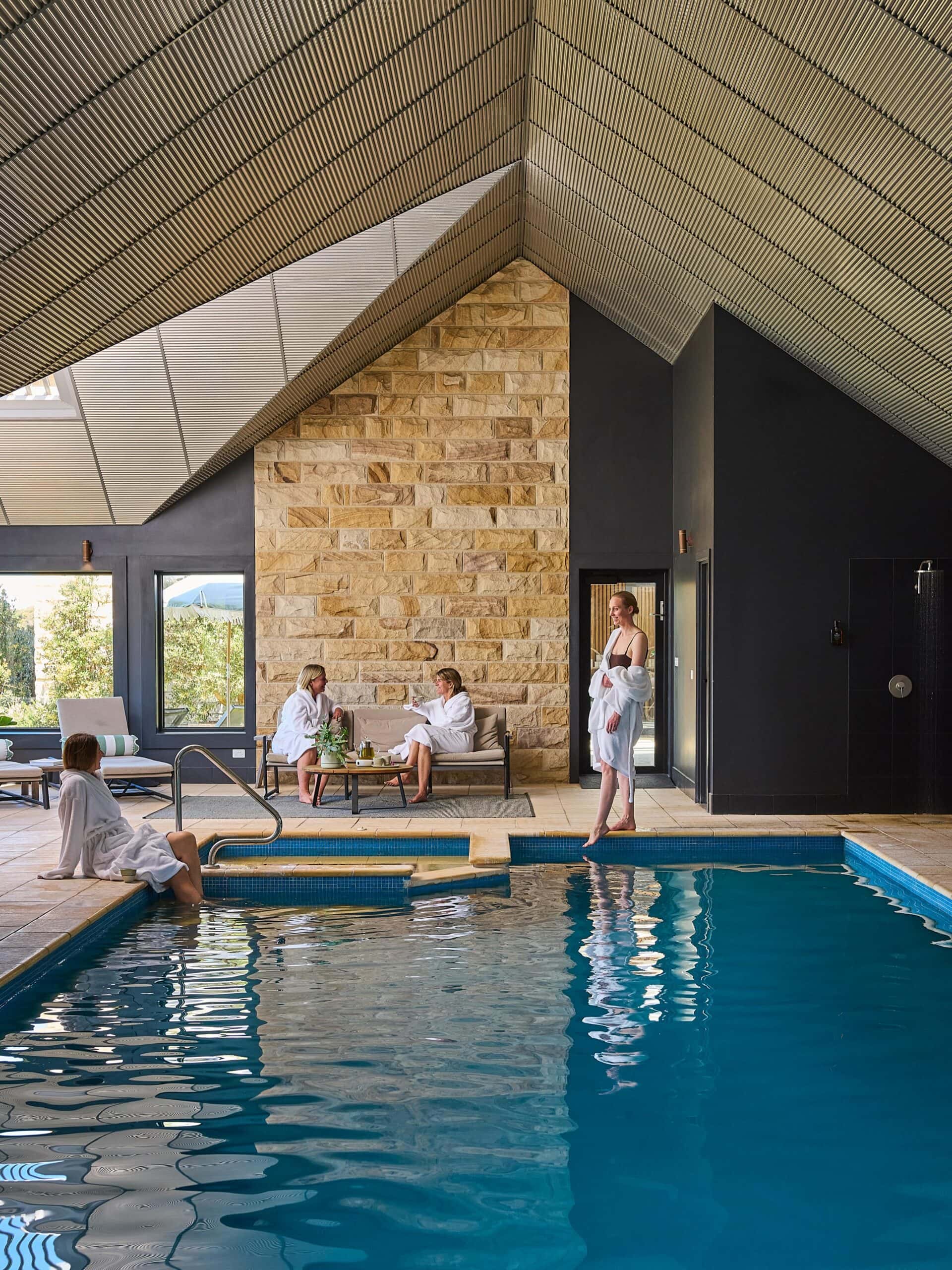Lon Retreat in Point Lonsdale with mineral spa bathing and pregnancy treatments for a Bellarine Peninsula babymoon in Victoria.