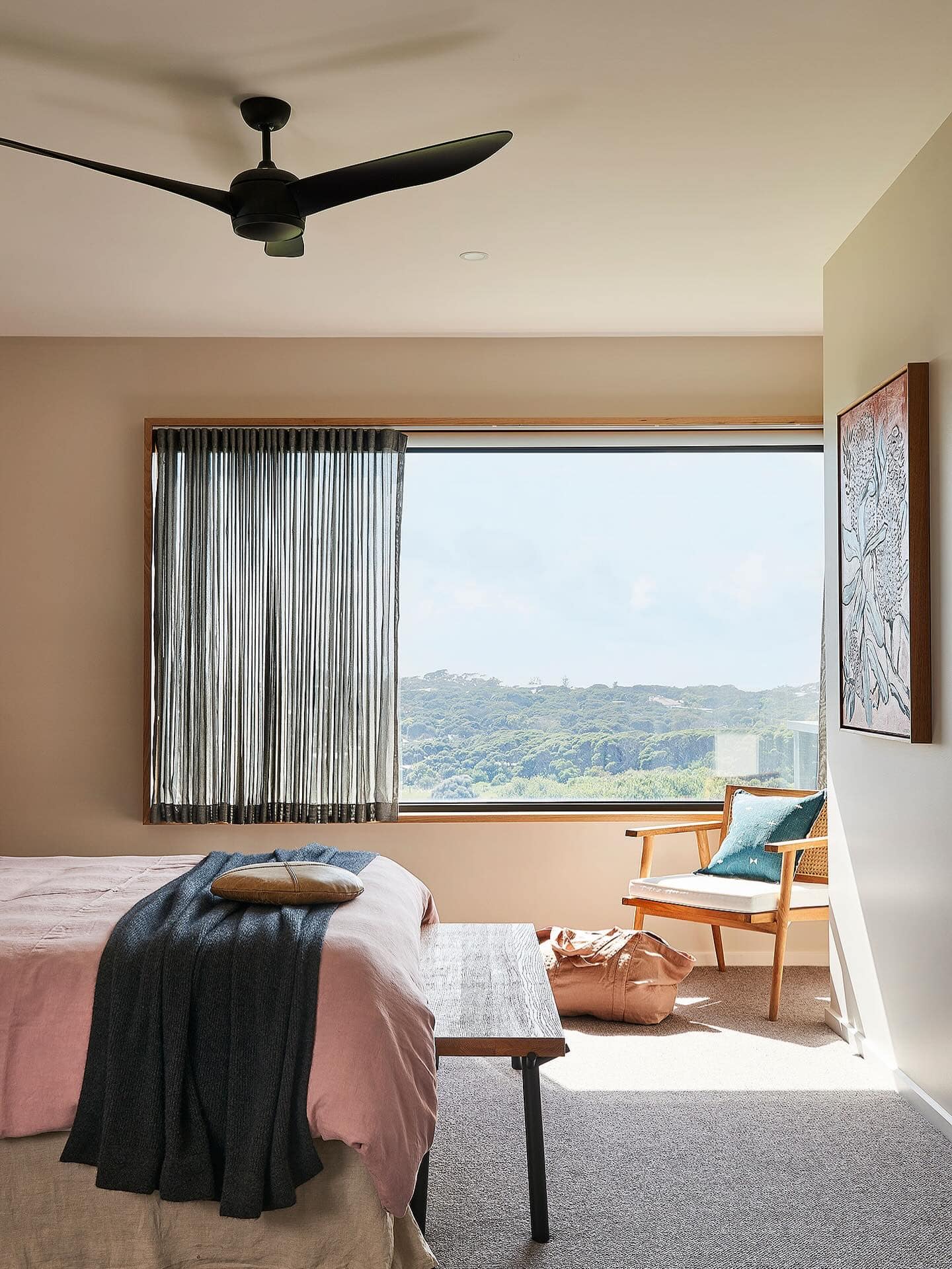 Lon Retreat in Point Lonsdale with mineral spa bathing and pregnancy treatments for a Bellarine Peninsula babymoon in Victoria.