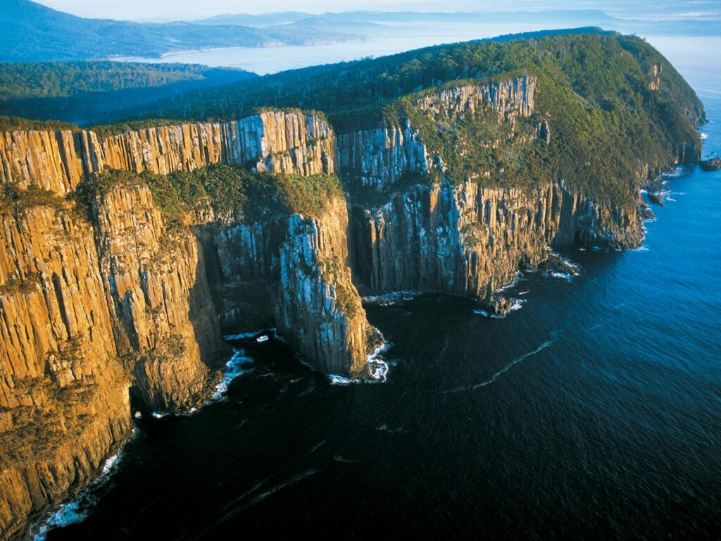 fluted cape bruny island pennicott wilderness cruise tour