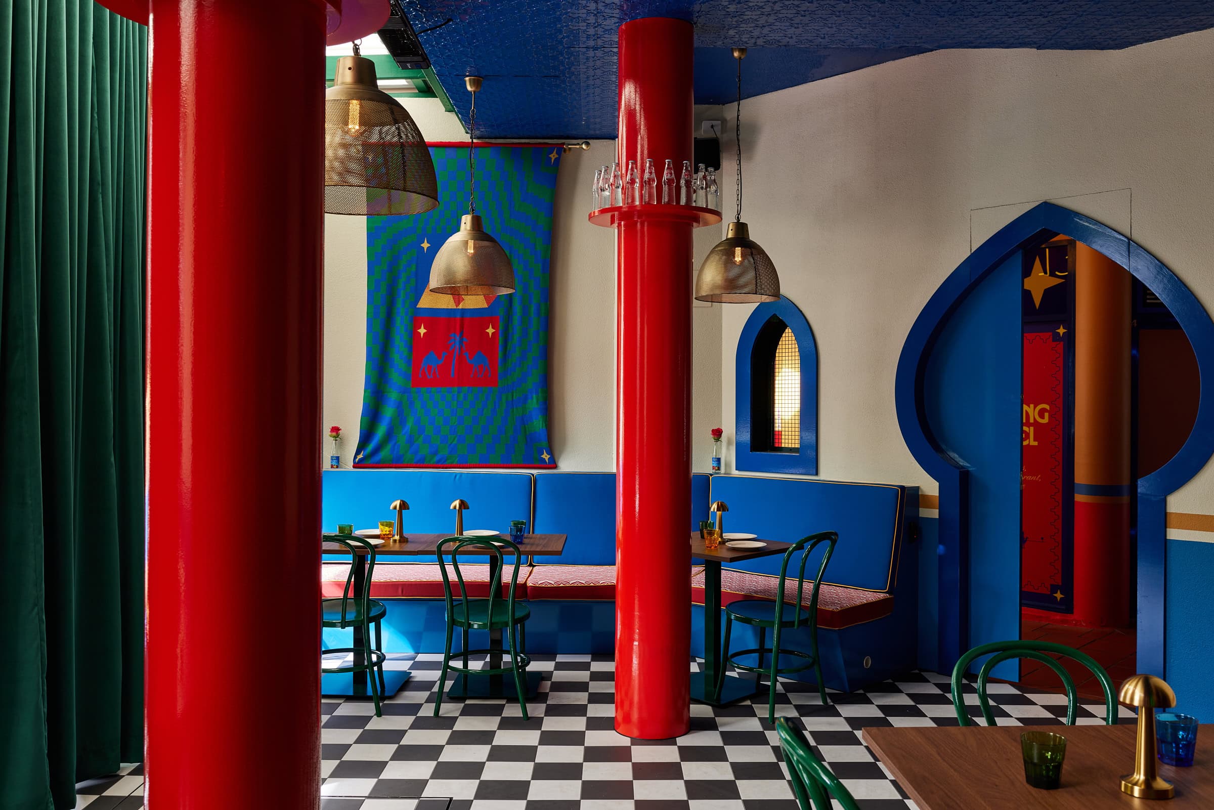 THE SMOKING CAMEL INTERIOR 10