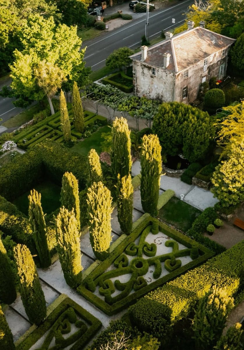 Heritage-listed Villa Parma in Hepburn Springs, a Swiss-Italian luxury stay with Italian marble ensuites and a private garden.