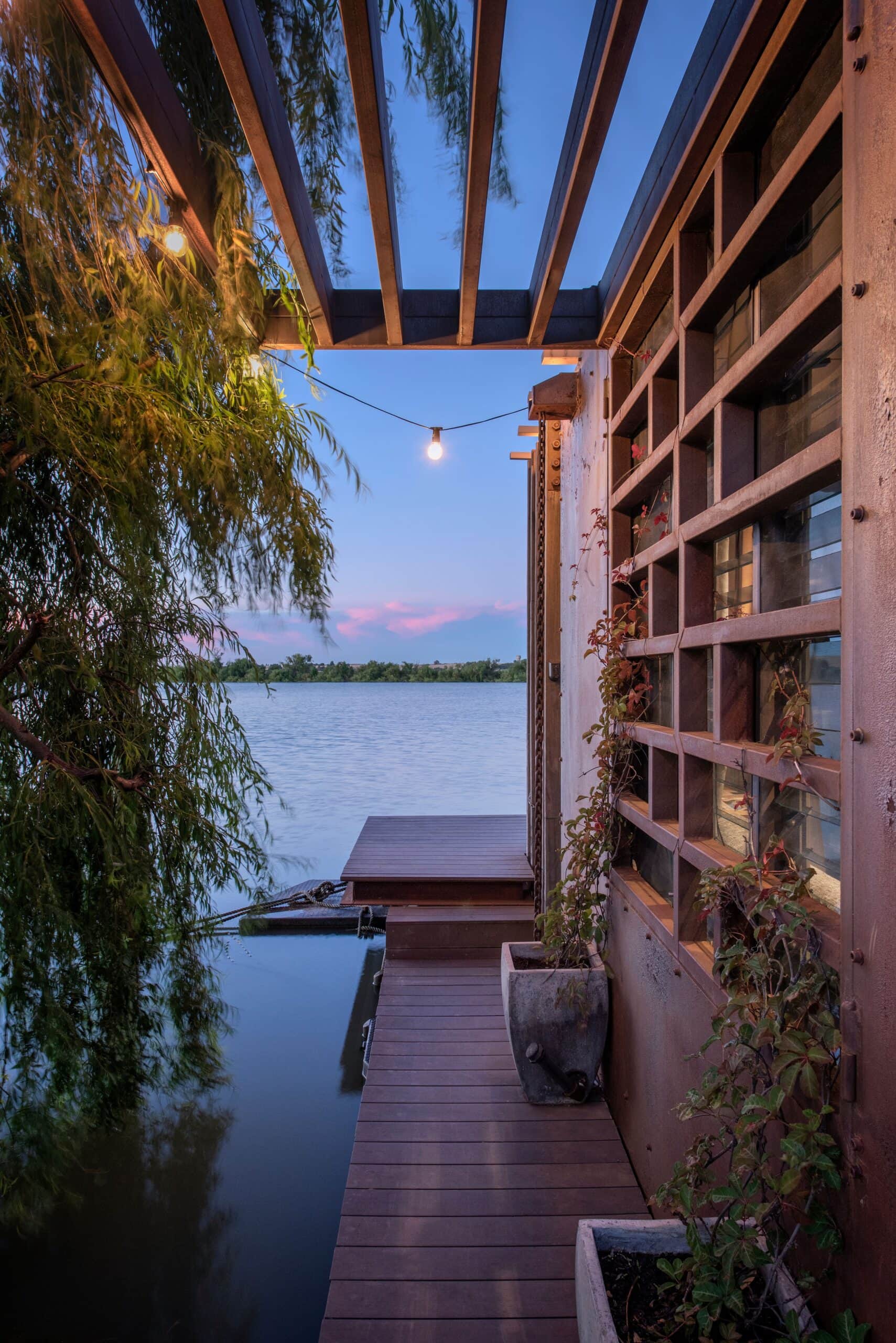 Bill's Boathouse on Murray River.