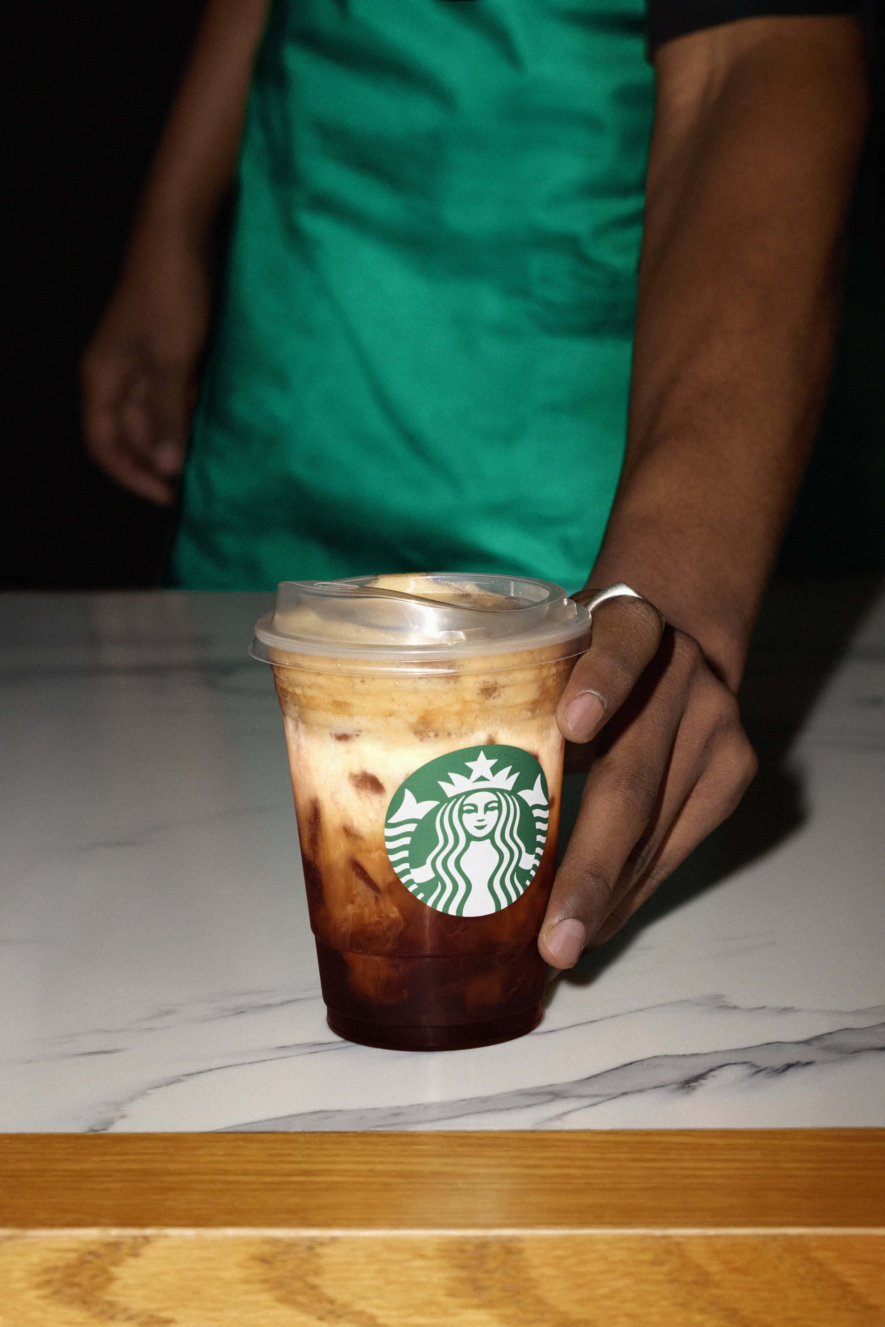 20250105_STARBUCKS_JLIEBMAN_LIFESTYLE_ICE_SHAKE_ESPRESSO_SHOT_8_3134 2