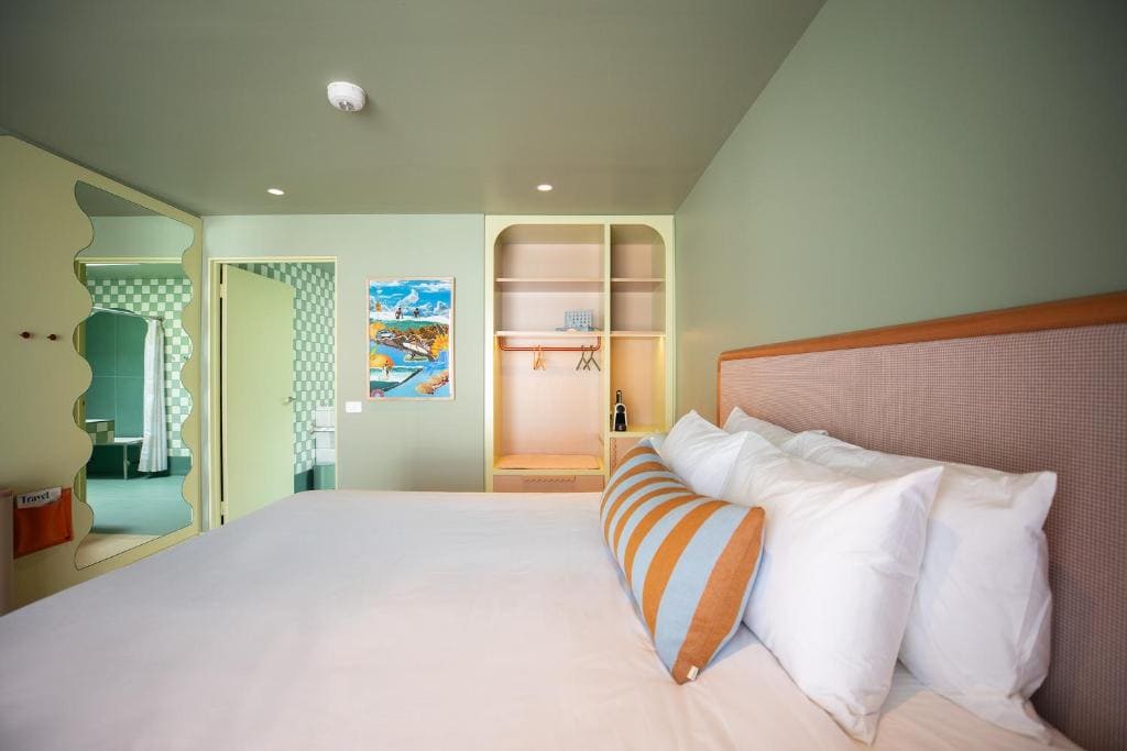 Meet Victoria's Dreamiest New Palm Springs Stay