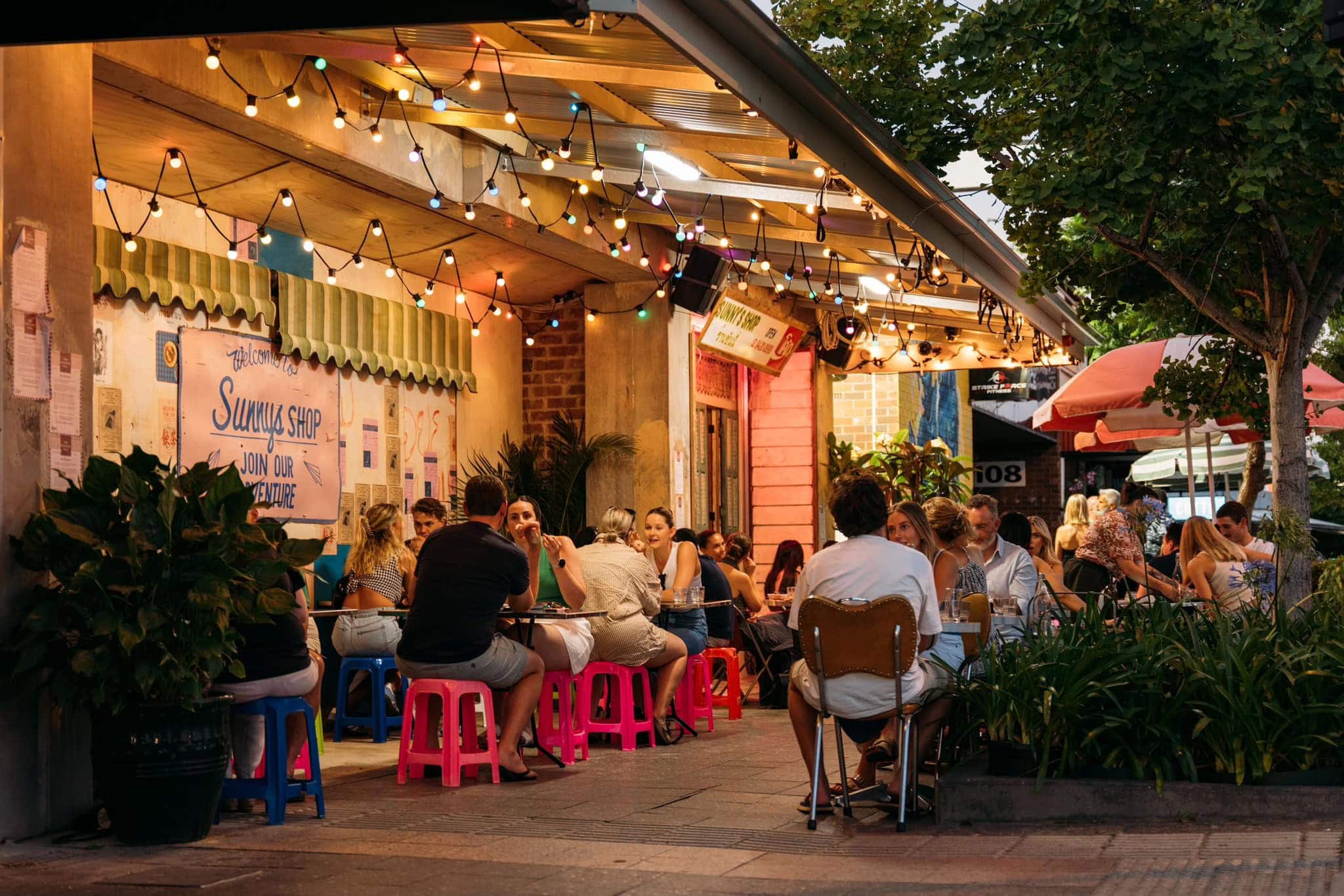Outdoor dining at Rosemont Hall in Adelaide.