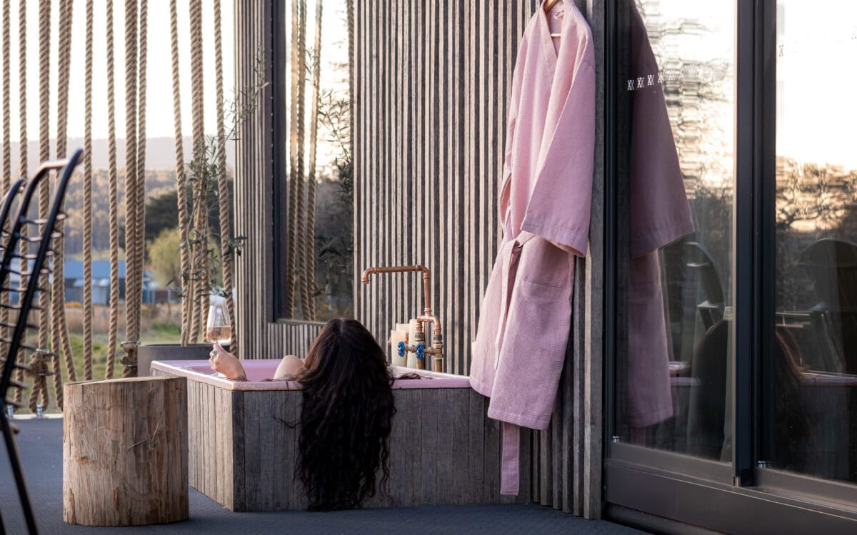 A Romantic, Guest-Favourite Slow Stay in Tasmania