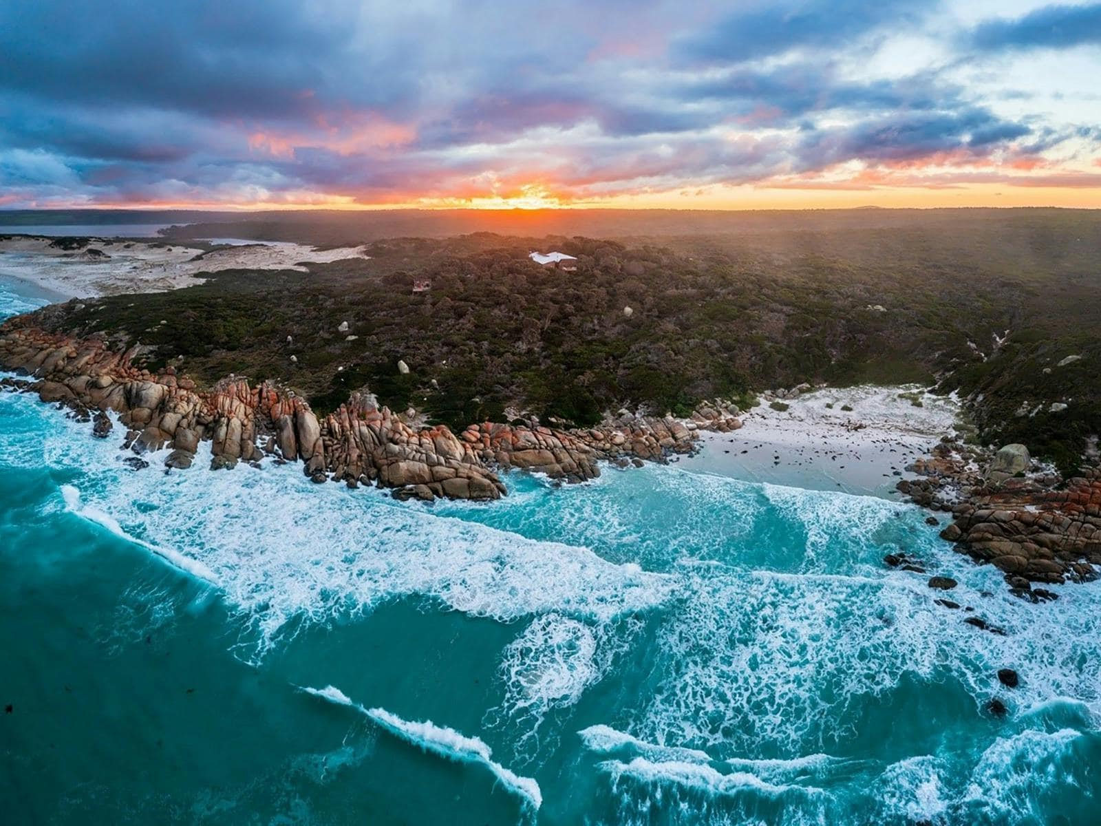 Bay of Fires Signature Walk by Tas Walking Co