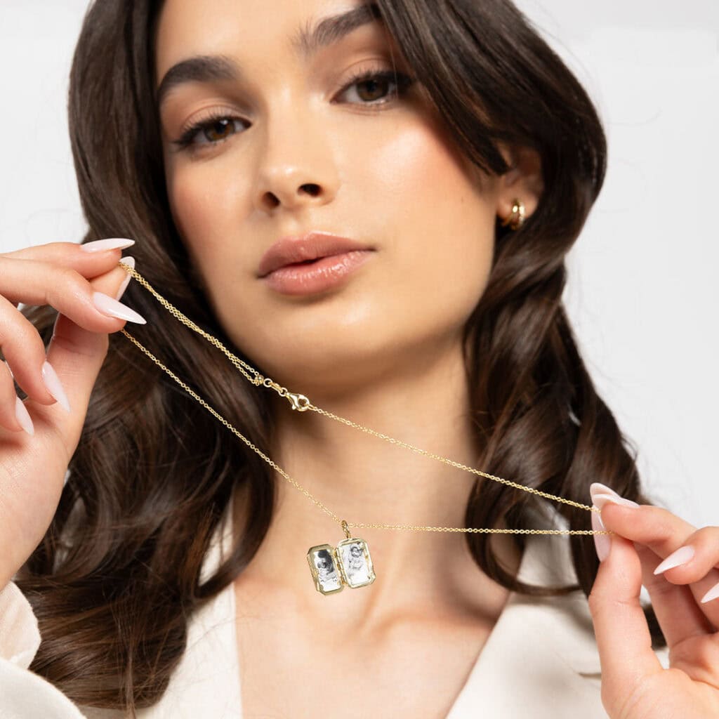 Francesca Bevel Photo Locket 