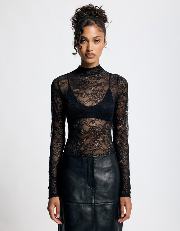 Lover Blair Lace Body Top