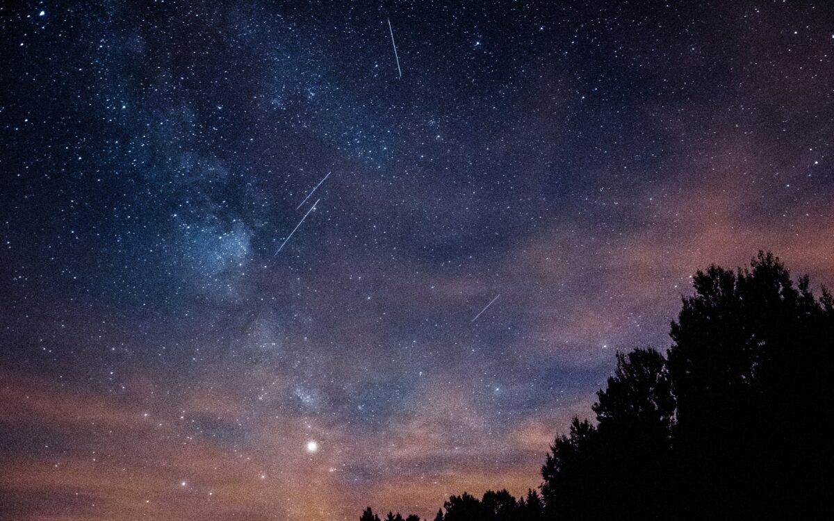 A Dazzling Meteor Moment Is Coming To Aussie Skies