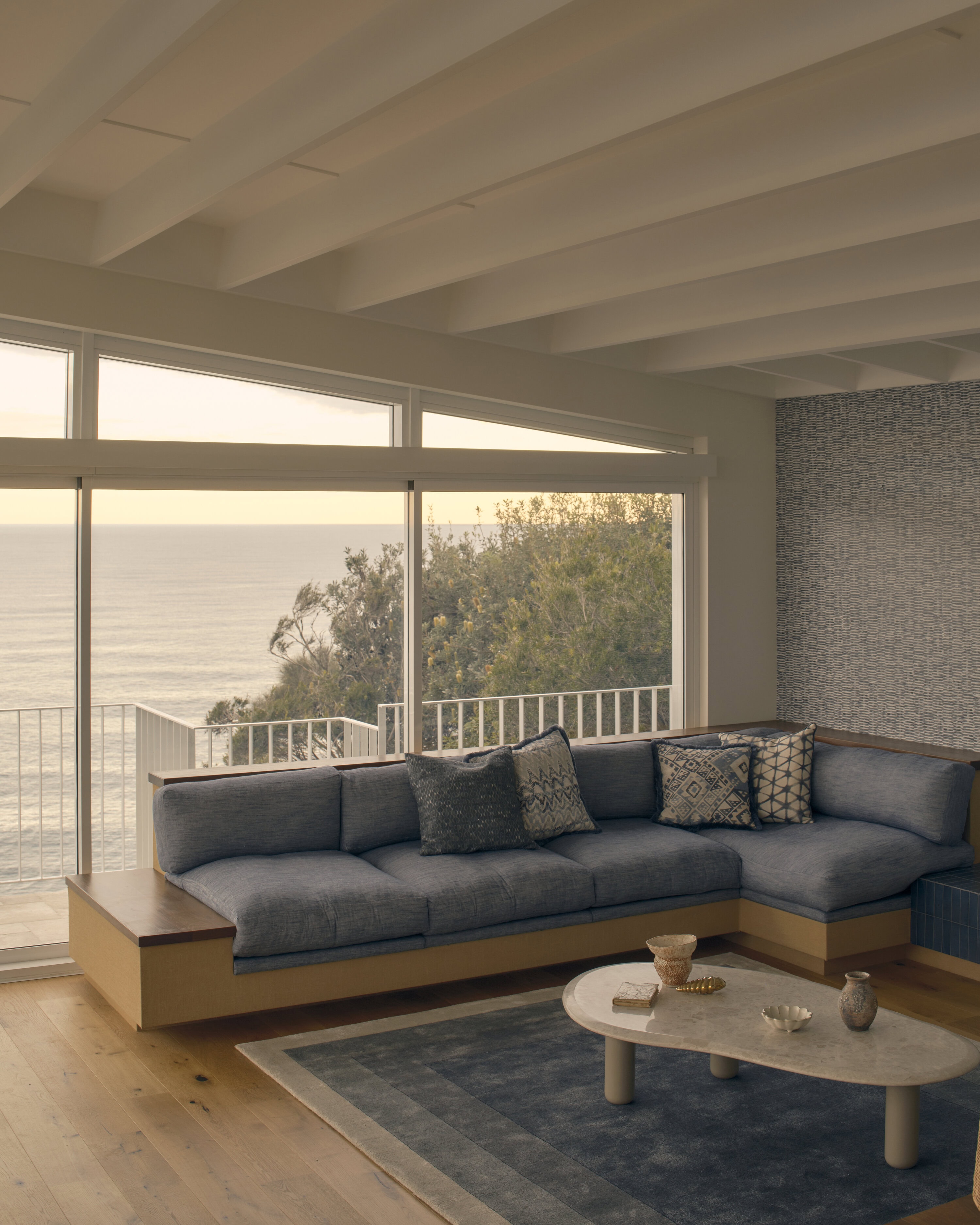 couch and window casa bungan