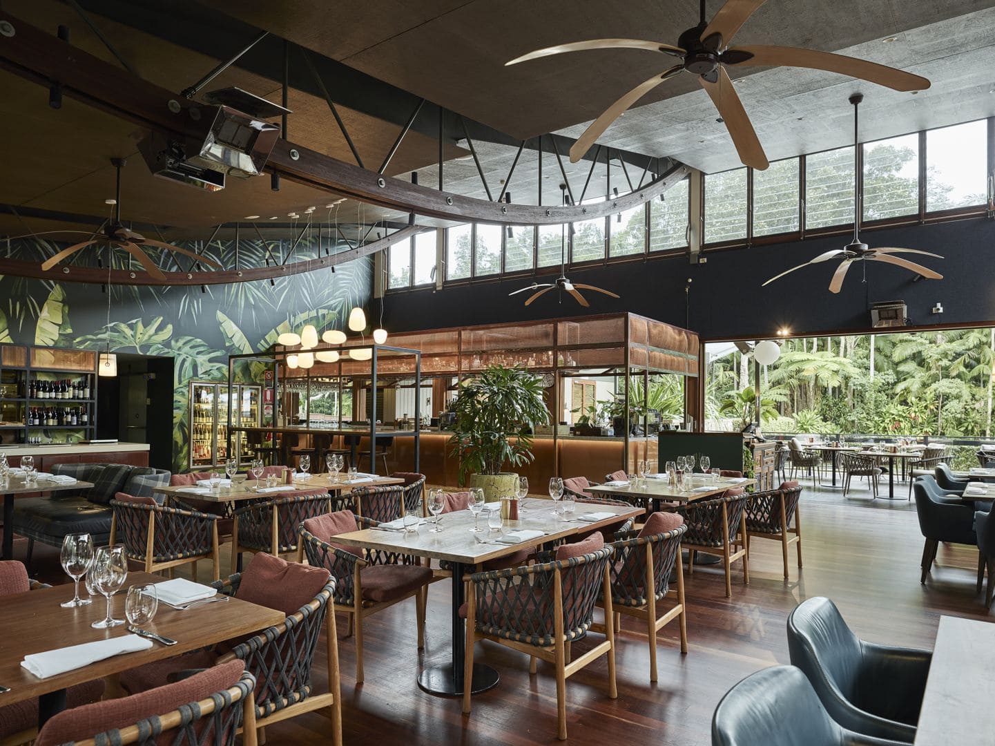 Dining area and bar at Crystalbrook Byron.