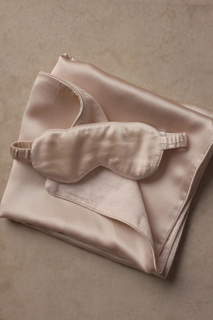 Cultiver A Duo of Silk and Linen
