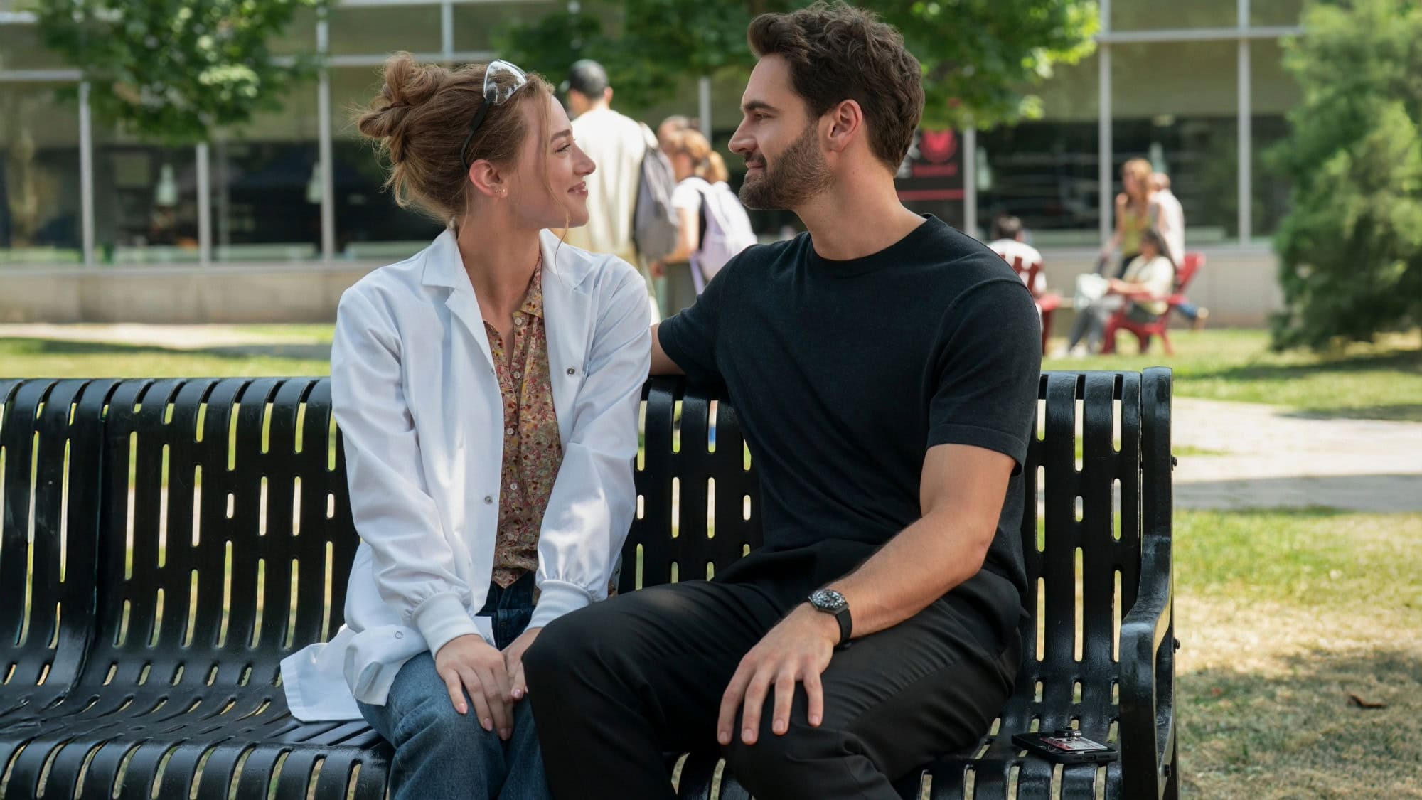 Lili Reinhart and Tom Bateman in The Love Hypothesis movie.