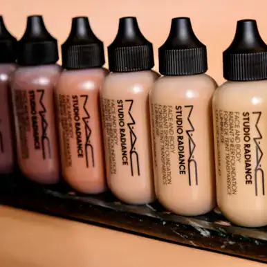 M.A.C Cosmetics Studio Radiance Face and Body Radiant Sheer Foundation