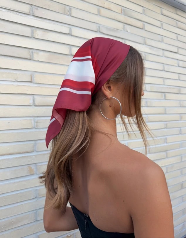 SŚAINT Red Print Head Scarf