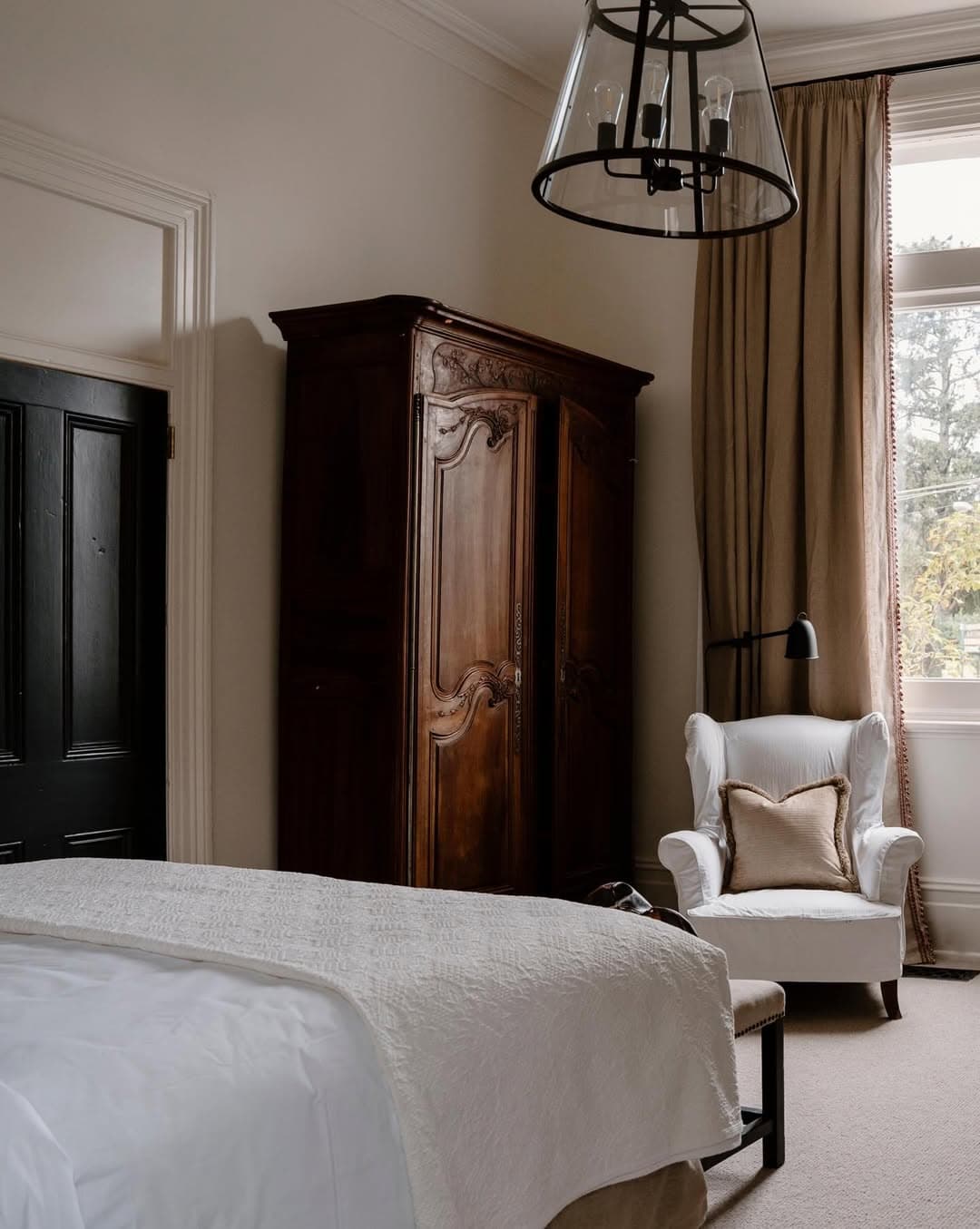 An elegant bedroom suite at Moss Manor in Moss Vale.