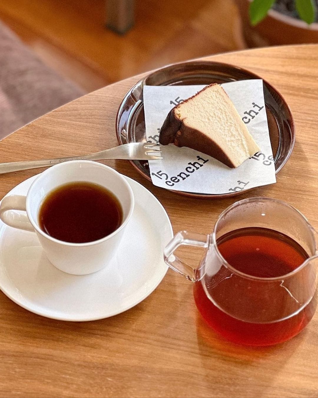 Burnt cheesecake slice with tea at Cenchi Sydney
