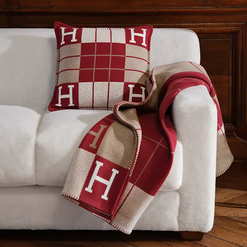 Hermes Avalon III Throw Blanket in Rouge 
