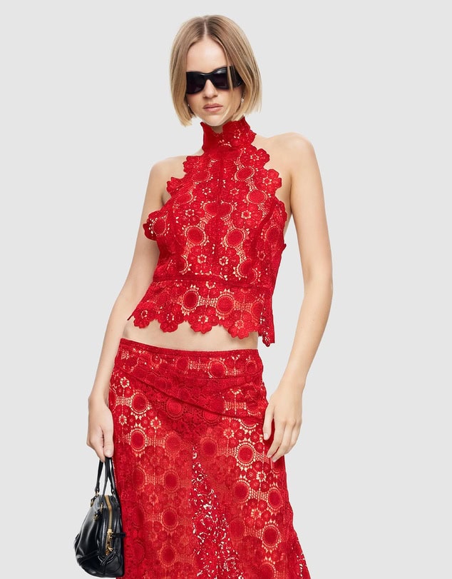 Lioness Trophy Halter Top Rouge