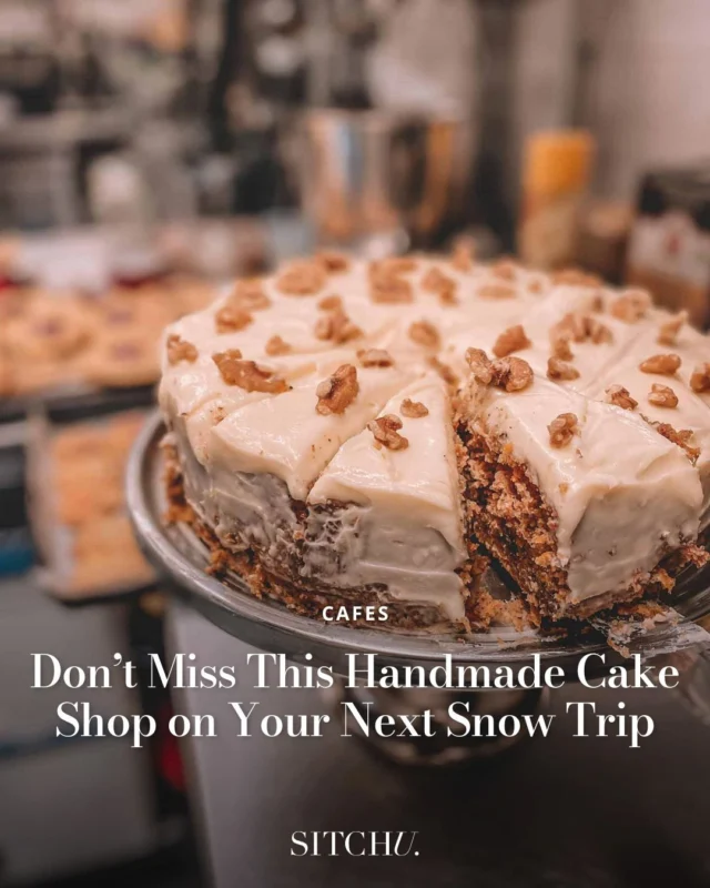 Tucked beside the servo, Tracie's Cafe is a Jindabyne fave serving up steaming mugs, homemade treats, and the iconic Love Cake locals swear by.⁠
⁠
Tap the link in bio for a full list of must-do things for your next trip to the mountains 🗻