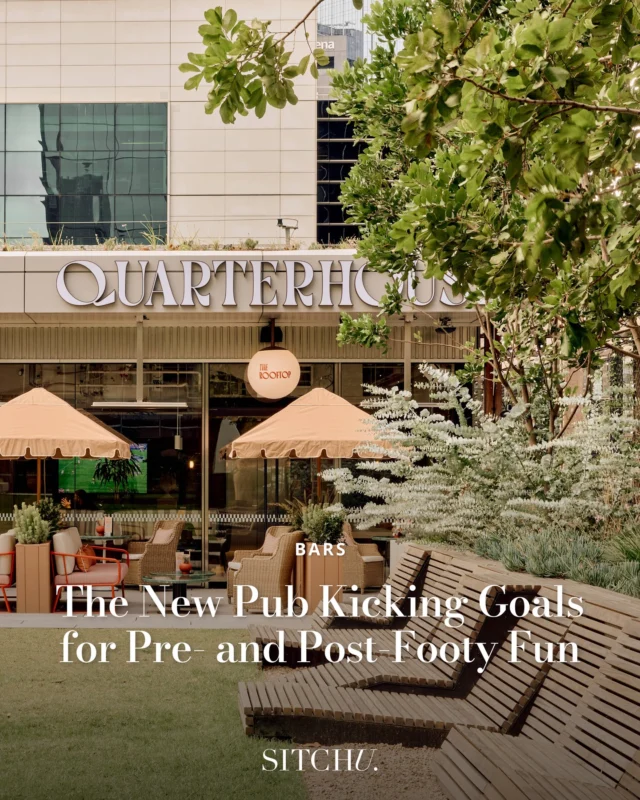 Right in the heart of the CBD, this shiny new three-level pub is serving up all your modern classics 🍔🥩🍻 Think epic burgers, juicy steaks, and a massive LED screen for the ultimate footy vibes. Rooftop cocktails coming soon—get ready, Docklands!⁠
⁠
Tap the link in our bio for more CBD pubs to explore 🍺🔥