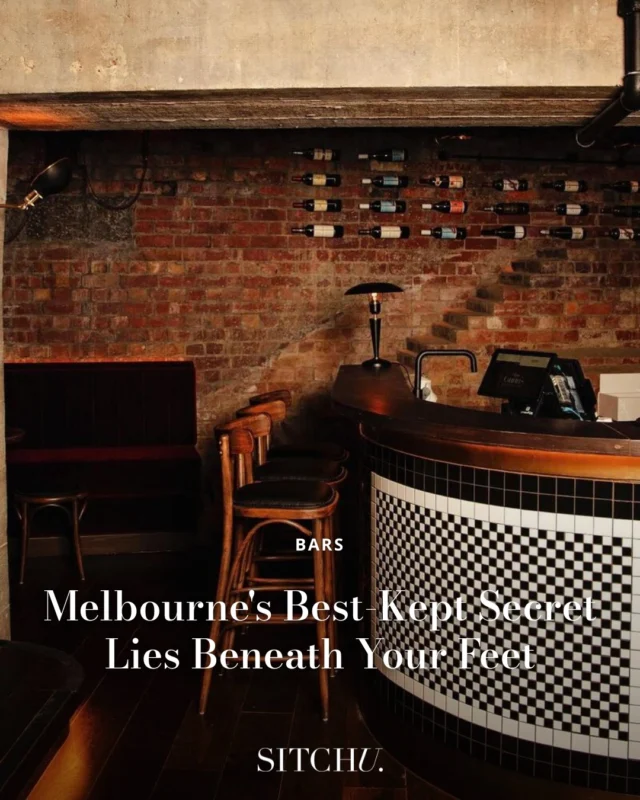 Buried beneath Flinders Street Station is Melbourne’s sultriest hidden cocktail bar 🍸✨ A velvet-draped, vintage-inspired underground spot serving impeccable bites like baked brie with fig jam, steak-frites, and buffalo chicken popcorn 🔥 Wash it down with chilli-smoked mezcal or a bitter gin-Campari twist.

Looking for the best underground bars in Melbourne or a luxe date night spot? Head to the link in our bio for the full guide.